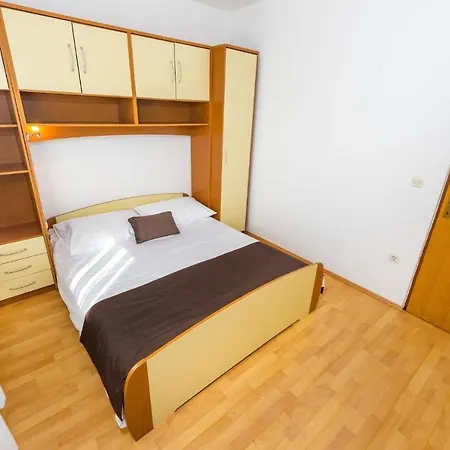 - Mulo 5951d Vrsi